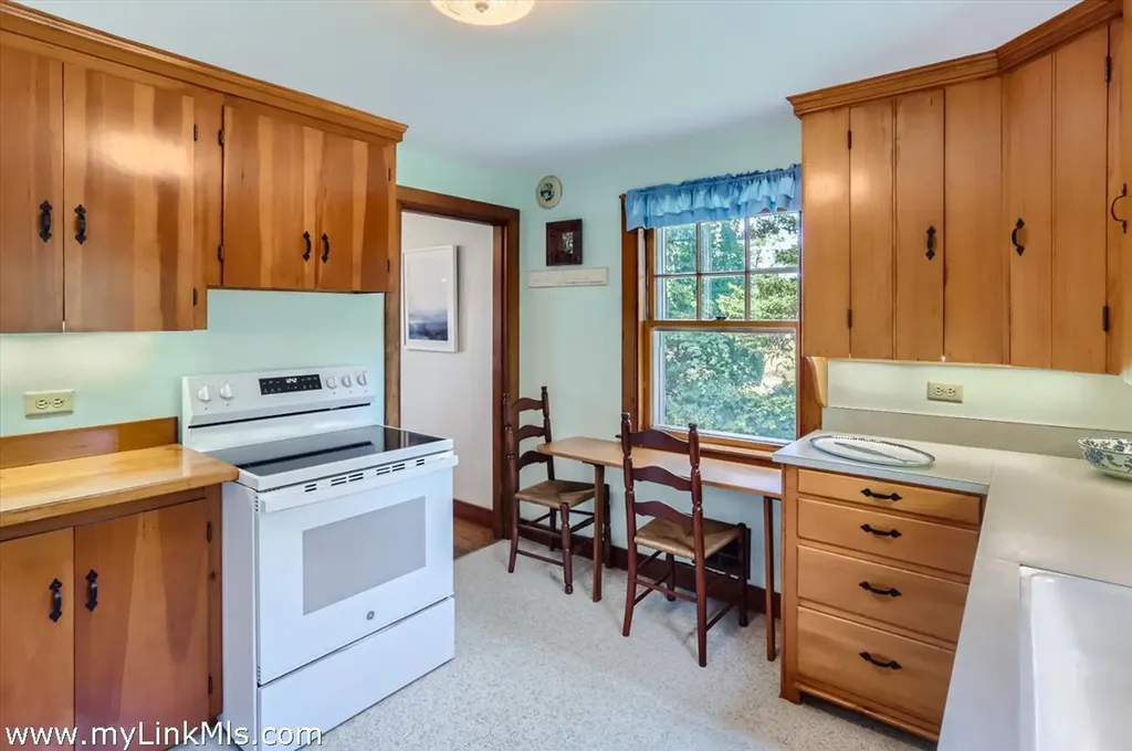 34 Edys Island Way Chilmark MA 02535
