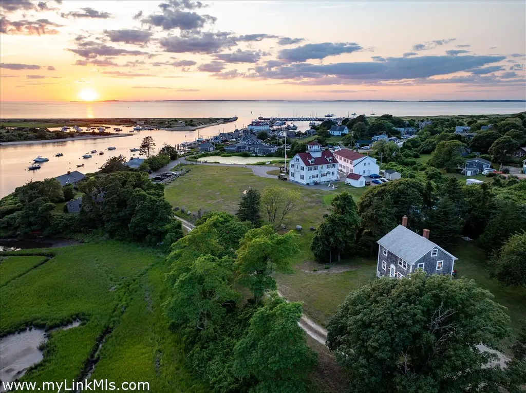 34 Edys Island Way Chilmark MA 02535