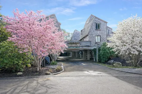 4 Quail Run Oak Bluffs MA 02557