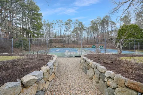 4 Quail Run Oak Bluffs MA 02557