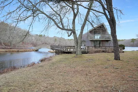 4 Quail Run Oak Bluffs MA 02557