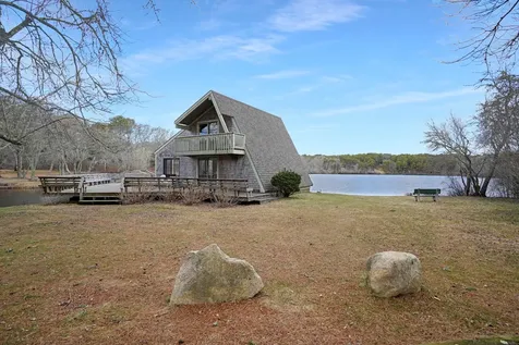 4 Quail Run Oak Bluffs MA 02557