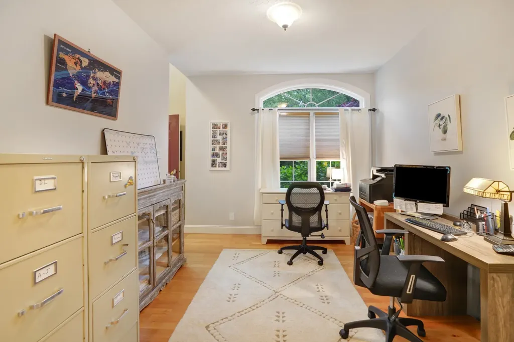 8 Fresh Pond Road Oak Bluffs MA 02557