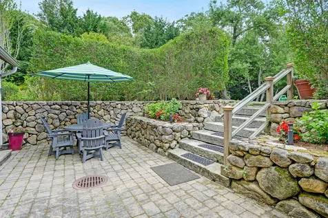 8 Fresh Pond Road Oak Bluffs MA 02557