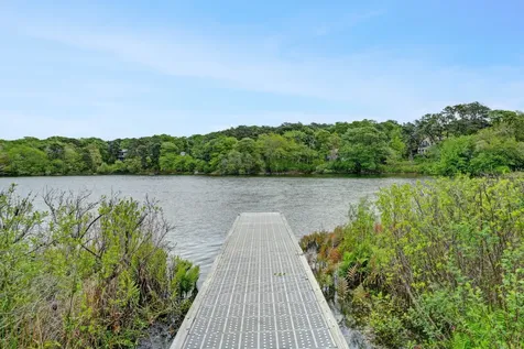 8 Fresh Pond Road Oak Bluffs MA 02557
