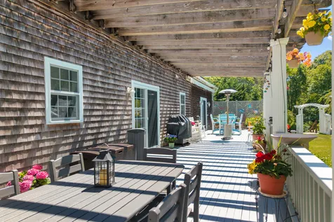 8 Fresh Pond Road Oak Bluffs MA 02557