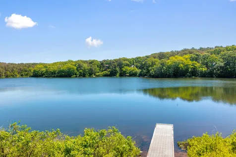 8 Fresh Pond Road Oak Bluffs MA 02557