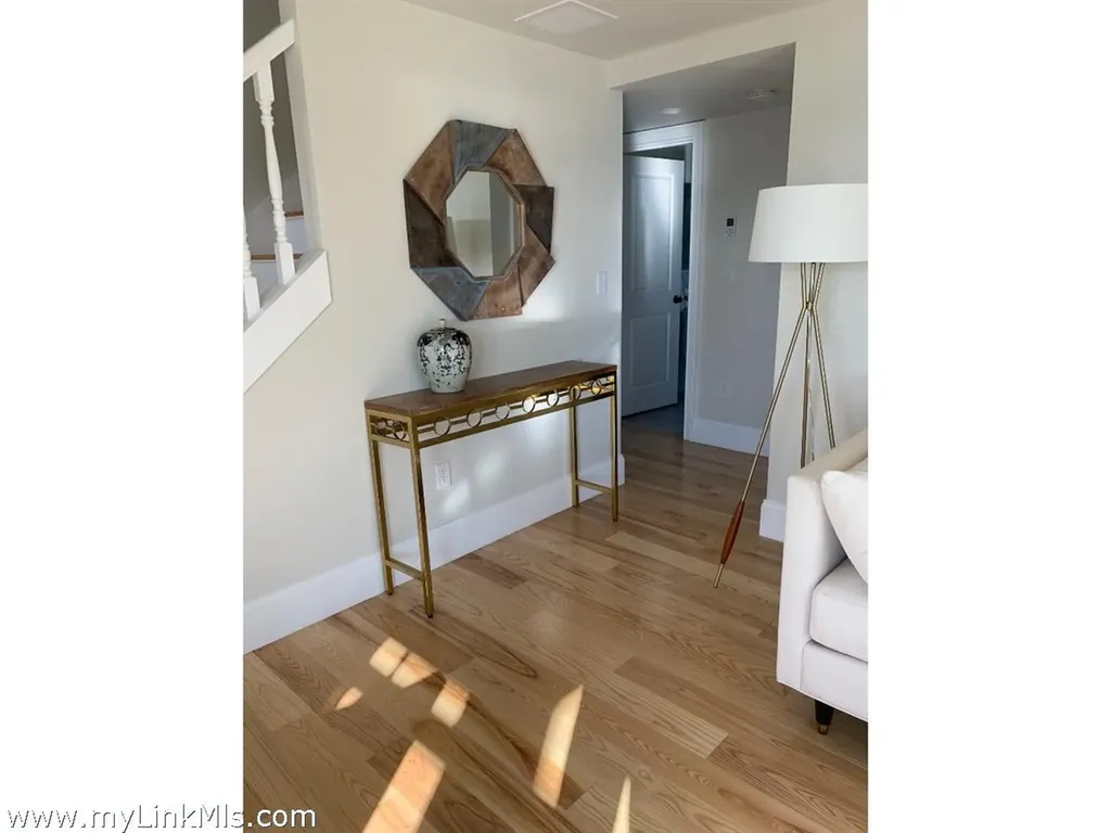 28 Beach Road Oak Bluffs MA 02557