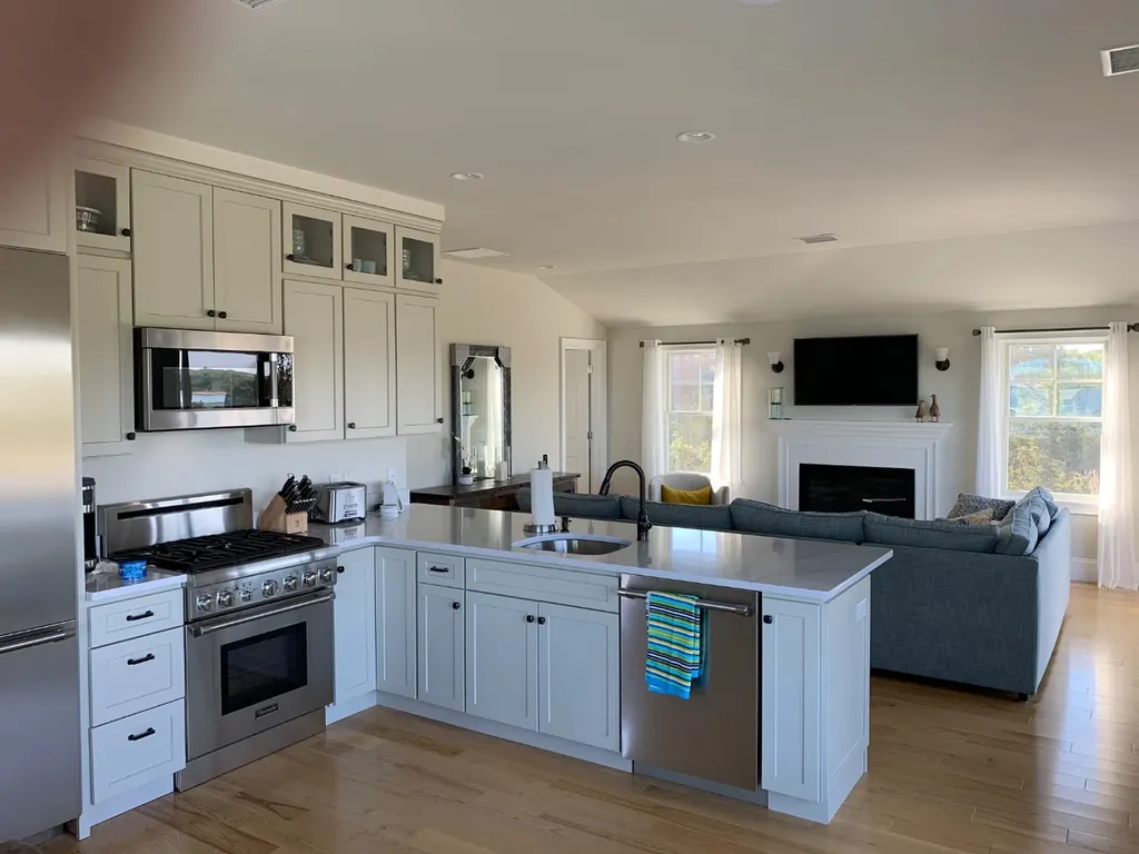 28 Beach Road Oak Bluffs MA 02557