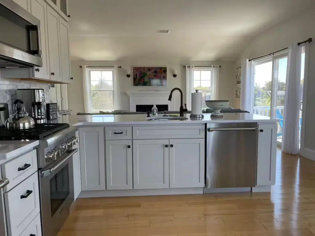 28 Beach Road Oak Bluffs MA 02557