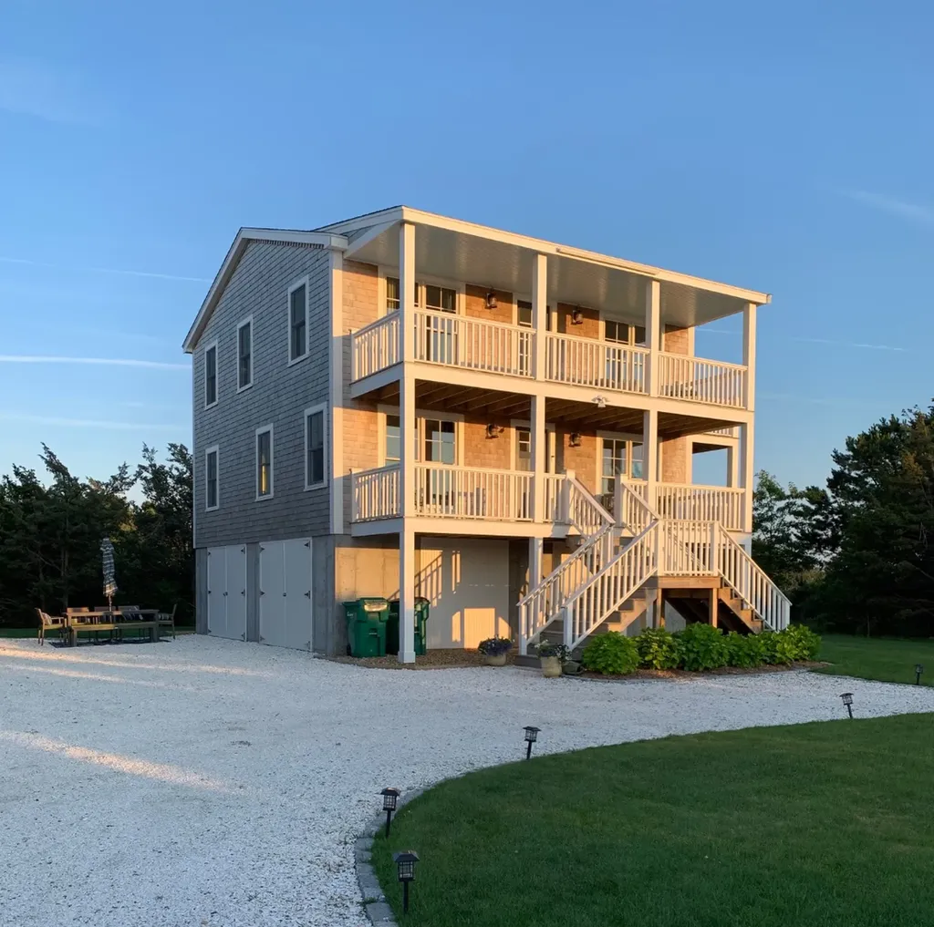 28 Beach Road Oak Bluffs MA 02557
