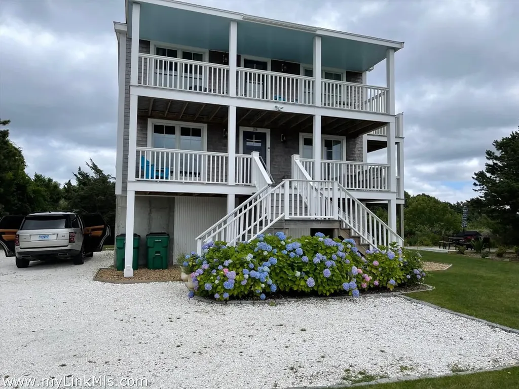 28 Beach Road Oak Bluffs MA 02557