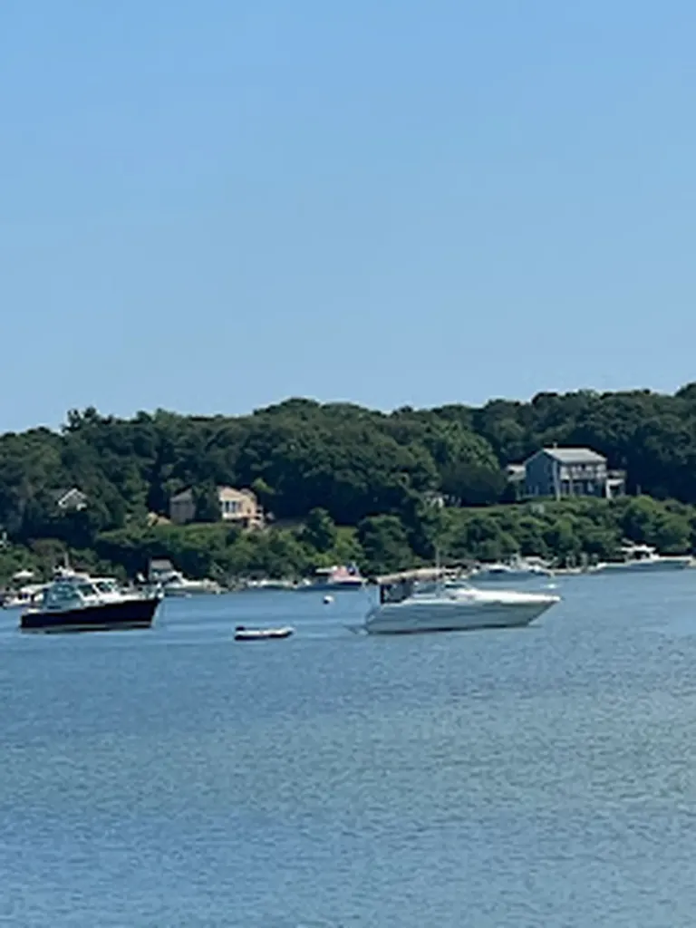 28 Beach Road Oak Bluffs MA 02557