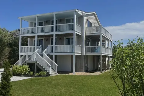 28 Beach Road Oak Bluffs MA 02557