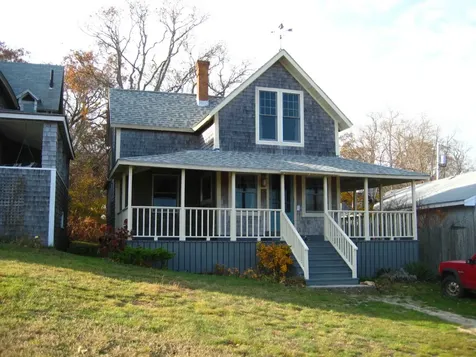 14 Chapman Avenue Oak Bluffs MA 02557
