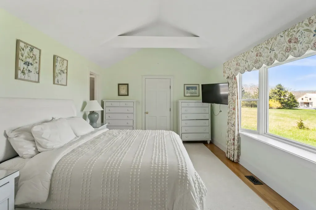 23 Beetle Swamp Road Edgartown MA 02539