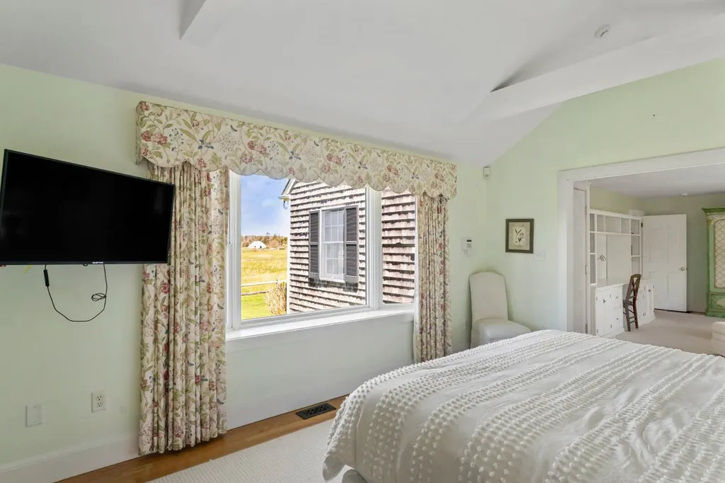 23 Beetle Swamp Road Edgartown MA 02539