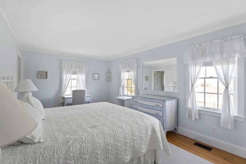 23 Beetle Swamp Road Edgartown MA 02539