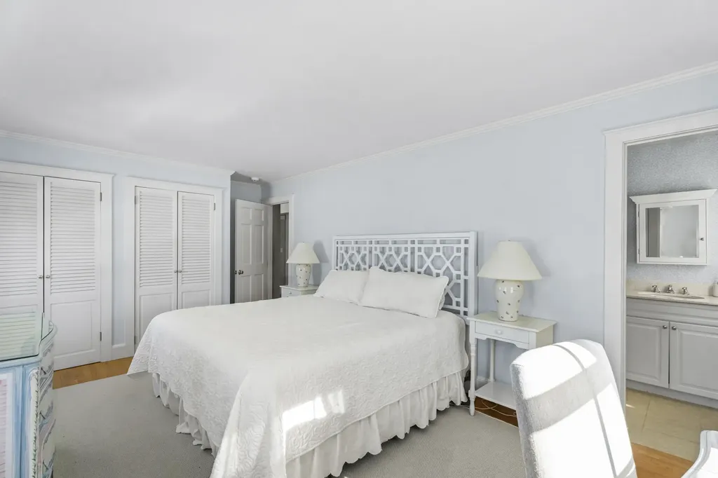23 Beetle Swamp Road Edgartown MA 02539