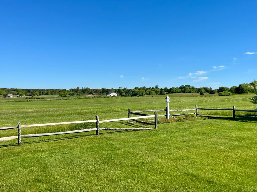 23 Beetle Swamp Road Edgartown MA 02539