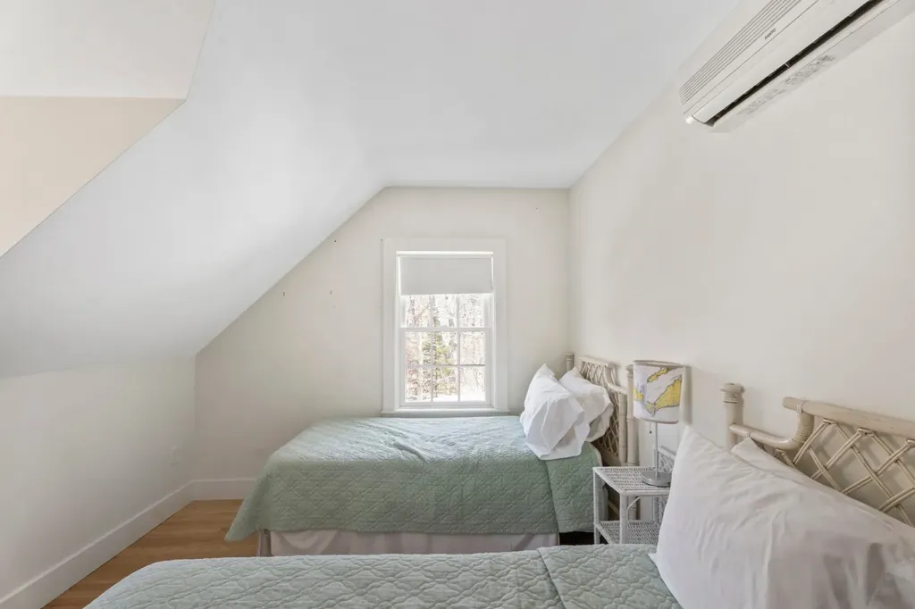 23 Beetle Swamp Road Edgartown MA 02539