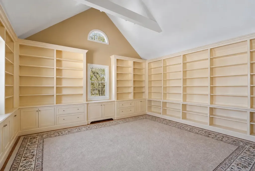 23 Beetle Swamp Road Edgartown MA 02539