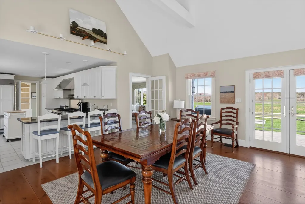 23 Beetle Swamp Road Edgartown MA 02539