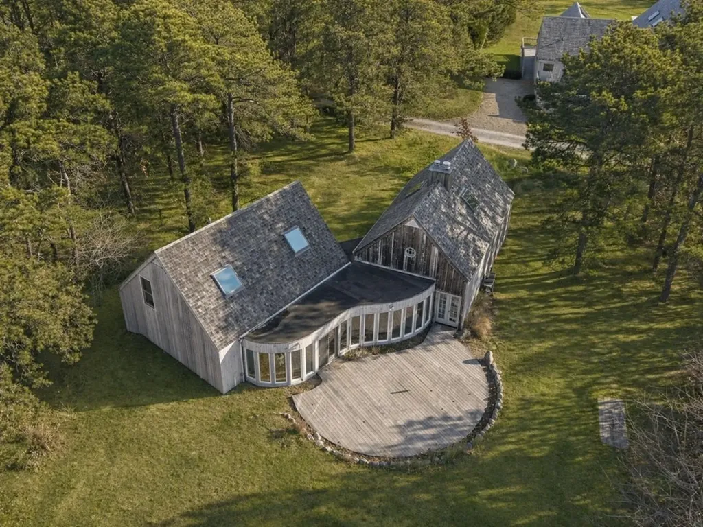 22 Old Harbor Lane Oak Bluffs MA 02557