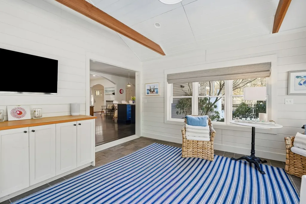 241 Daggett Avenue Vineyard Haven MA 02568