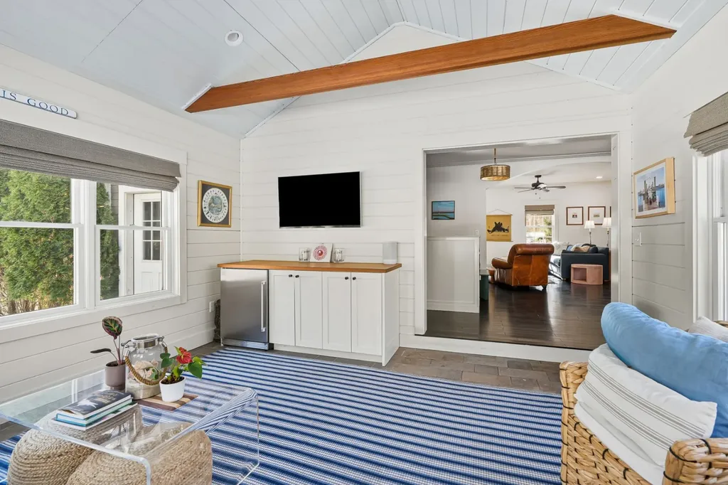 241 Daggett Avenue Vineyard Haven MA 02568