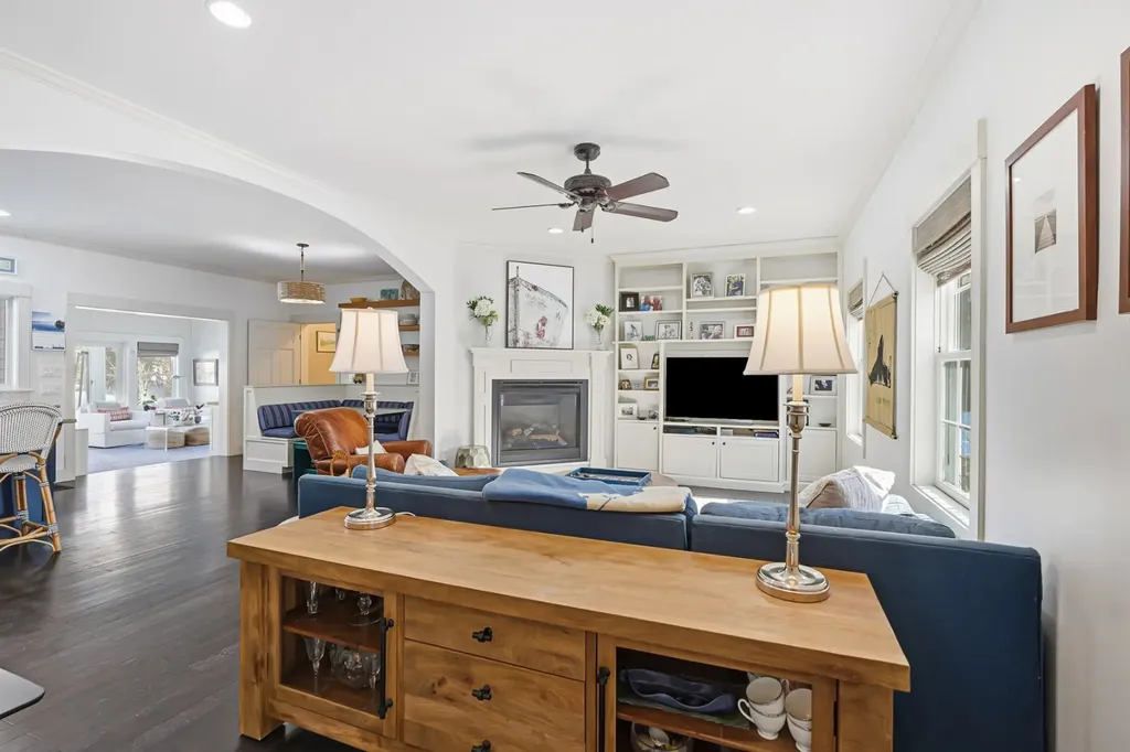 241 Daggett Avenue Vineyard Haven MA 02568