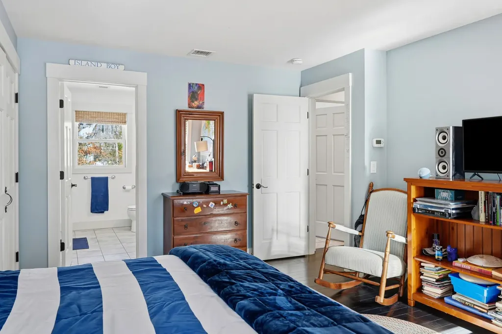 241 Daggett Avenue Vineyard Haven MA 02568