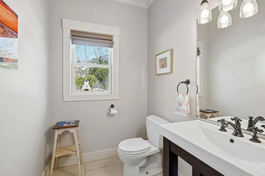 241 Daggett Avenue Vineyard Haven MA 02568