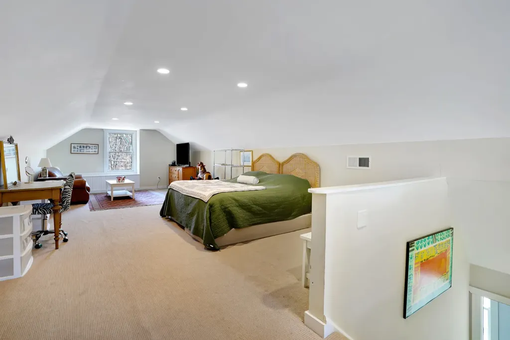 241 Daggett Avenue Vineyard Haven MA 02568