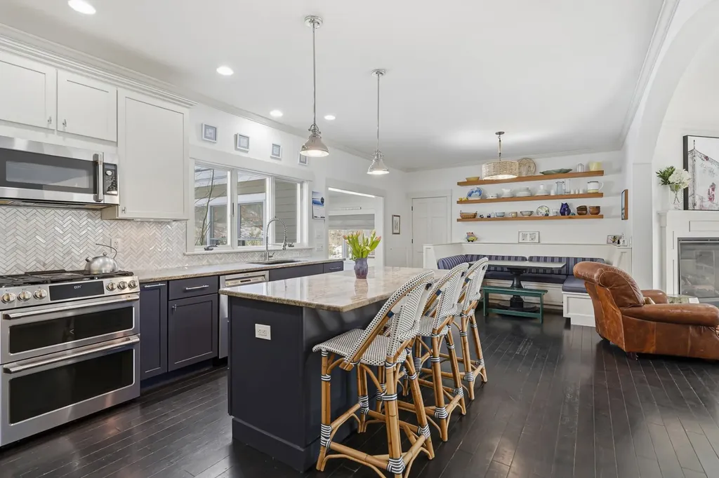 241 Daggett Avenue Vineyard Haven MA 02568