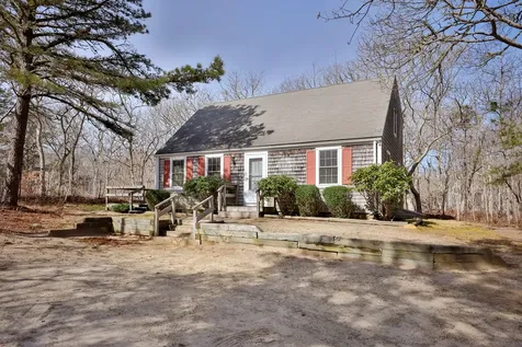 18 Windsor Drive Edgartown MA 02539