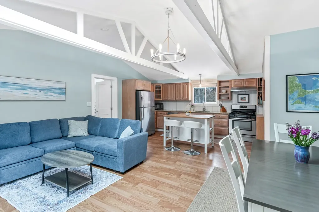 3 Kims Way Oak Bluffs MA 02557