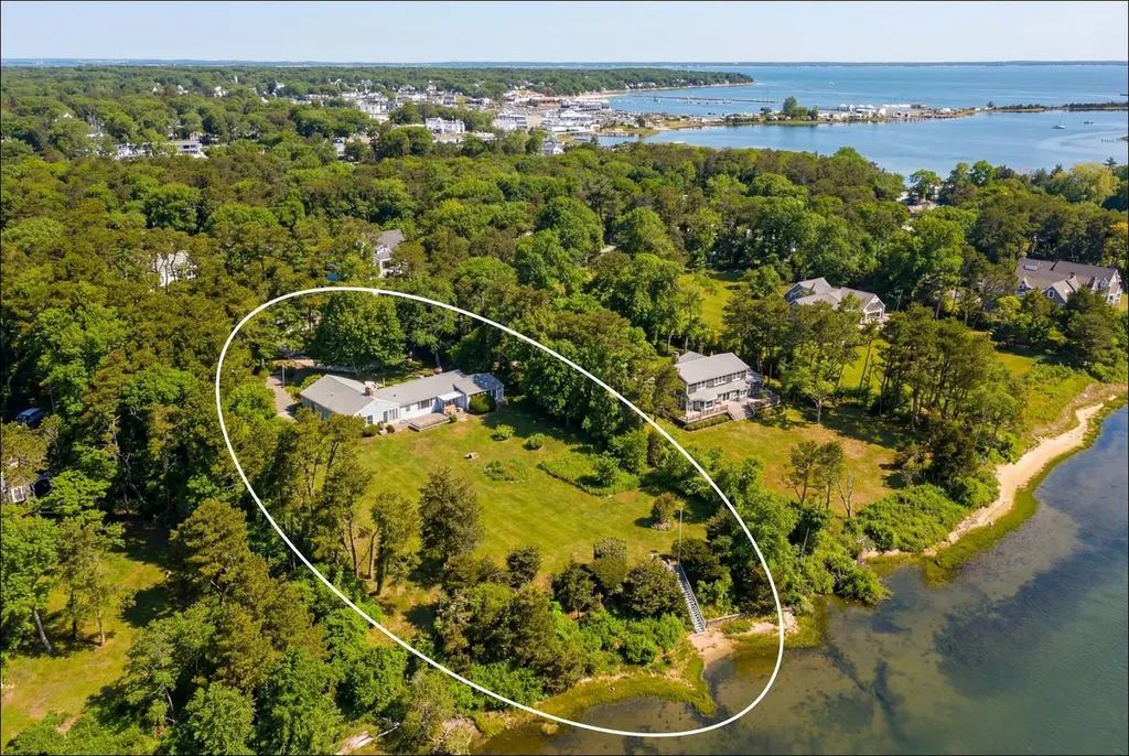 94 Weaver Lane Vineyard Haven MA 02568