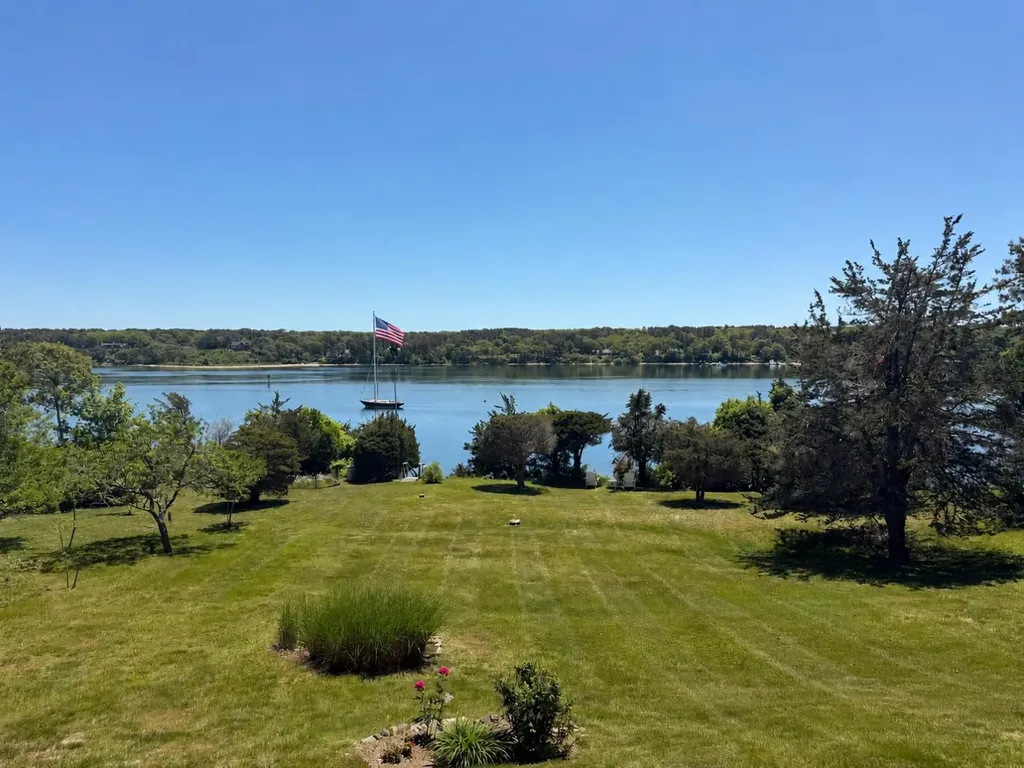 94 Weaver Lane Vineyard Haven MA 02568