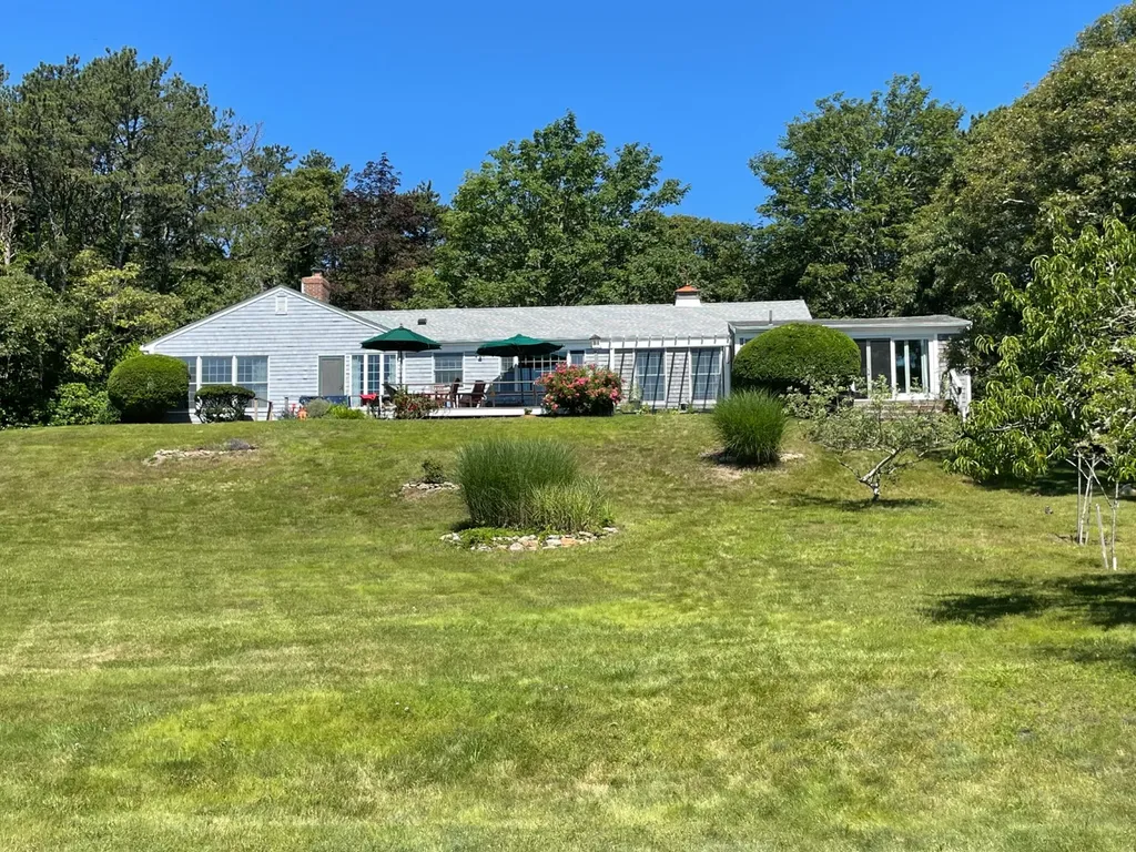 94 Weaver Lane Vineyard Haven MA 02568
