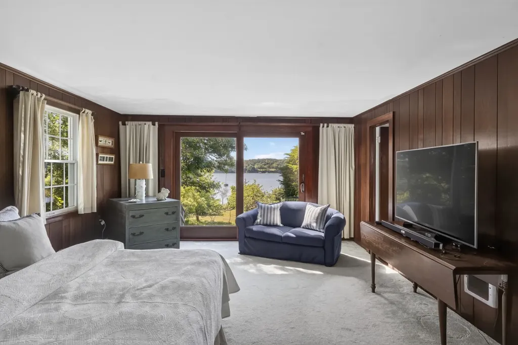 94 Weaver Lane Vineyard Haven MA 02568
