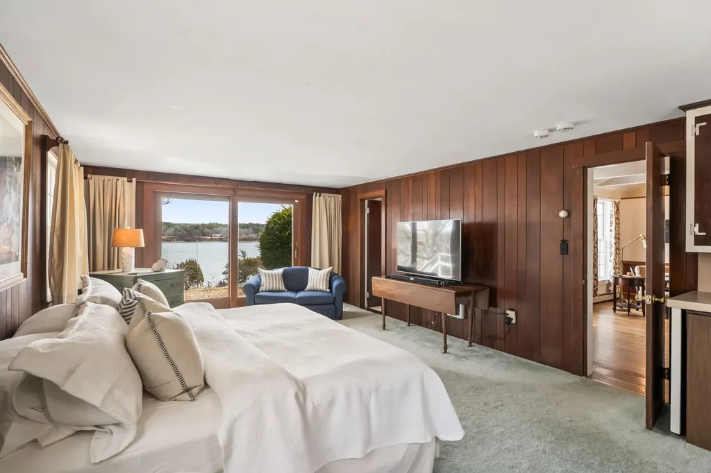 94 Weaver Lane Vineyard Haven MA 02568