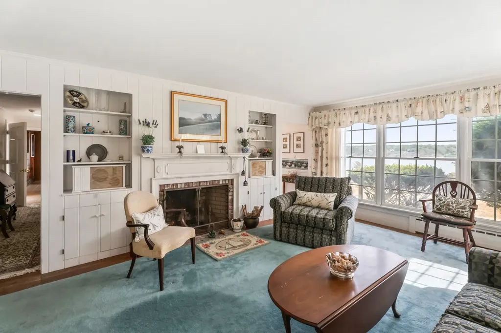 94 Weaver Lane Vineyard Haven MA 02568