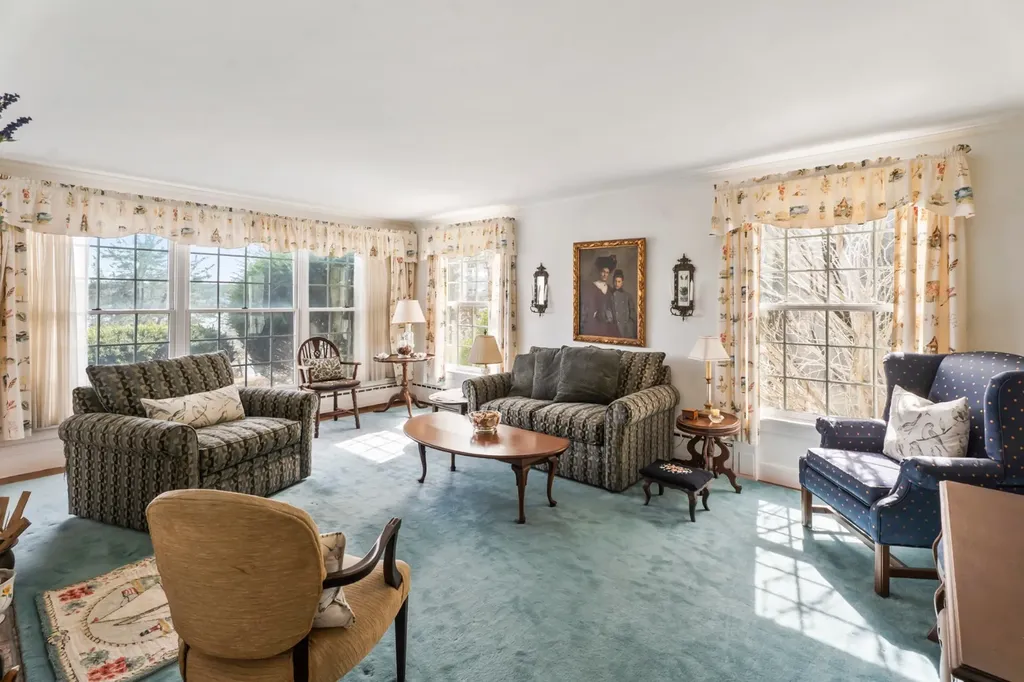 94 Weaver Lane Vineyard Haven MA 02568