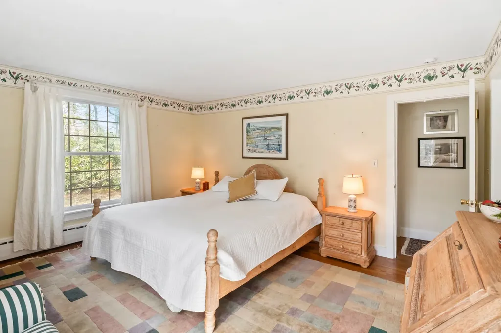 94 Weaver Lane Vineyard Haven MA 02568