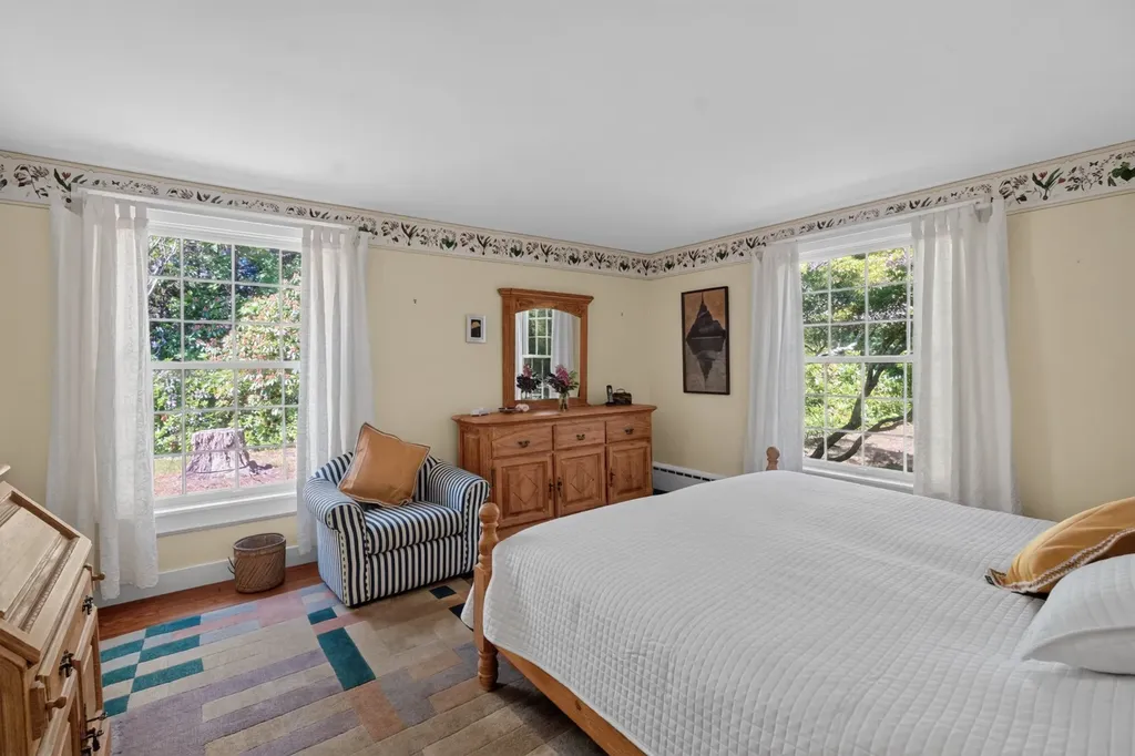 94 Weaver Lane Vineyard Haven MA 02568