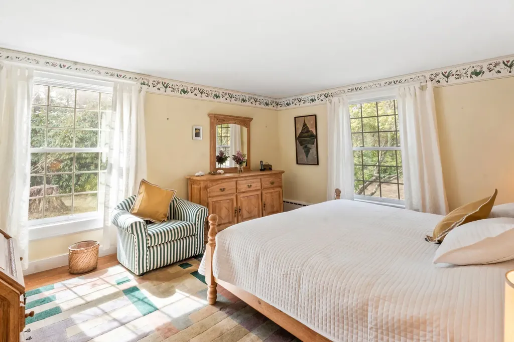 94 Weaver Lane Vineyard Haven MA 02568