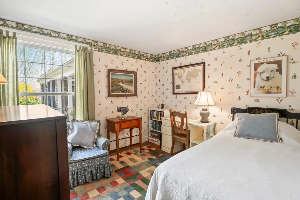94 Weaver Lane Vineyard Haven MA 02568