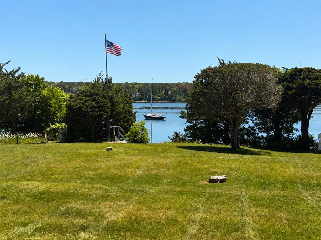 94 Weaver Lane Vineyard Haven MA 02568