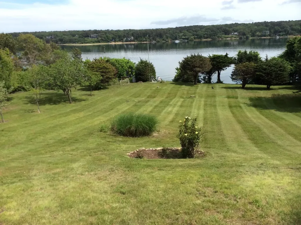 94 Weaver Lane Vineyard Haven MA 02568
